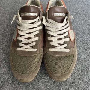 Philippe models  - Säljer dessa as snygga Philippe model tropez! Skick 8/10 använda sparsamt Säljer för endast 999kr vilket är väldigt lågt för Philippe models! Hör av er vid minsta fundering 😍