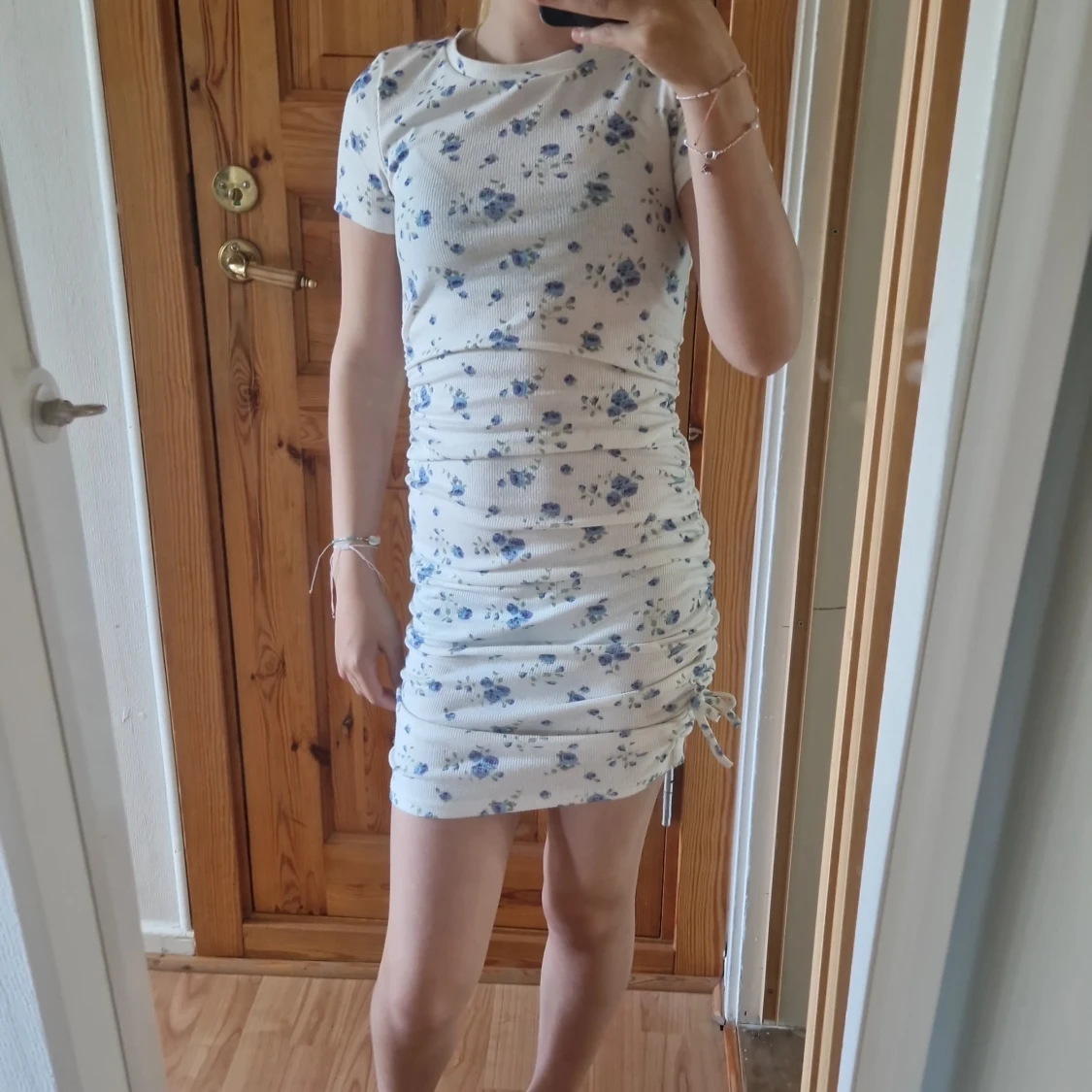 Blommig sommarklĂ€nning.đ