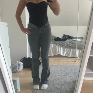 Corsette från nakd  - Korsett från nakd, använd 1 gång och är i väldigt fint skick. Den är i storlek 75c men är åt det mindre hållet💕. Pris kan diskuteras