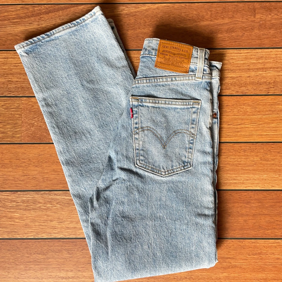 Ljusblå jeansbyxor från Levi's