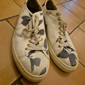 Filippa k sneakers - Storlek 42, bra skick, 