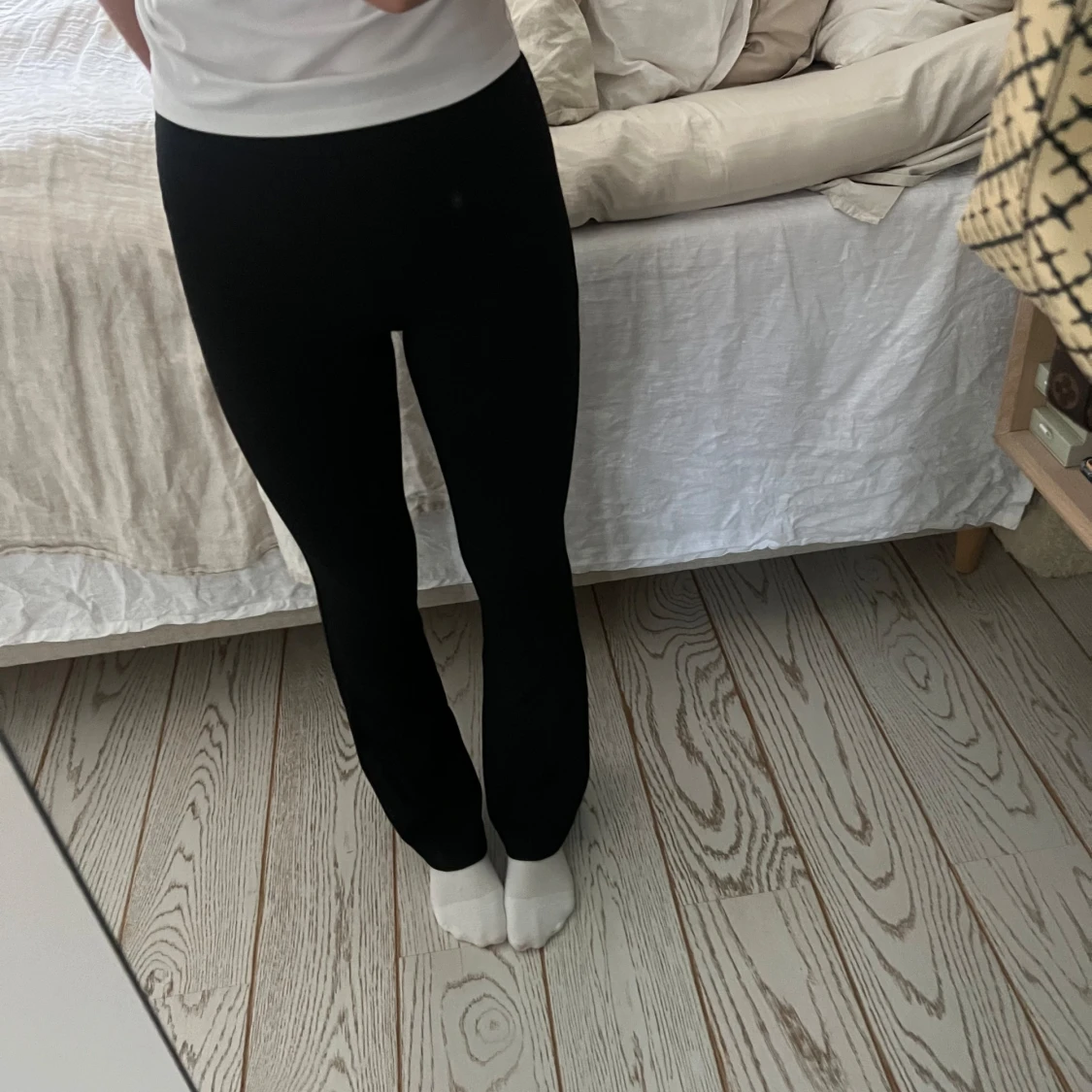 Svarta yoga byxor ifrån Gina tricot 