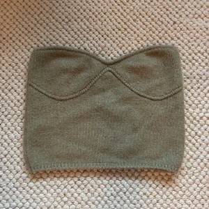 Stickad grön topp - Från zara endast testad 💚 säljer pga för stor, passar M-L