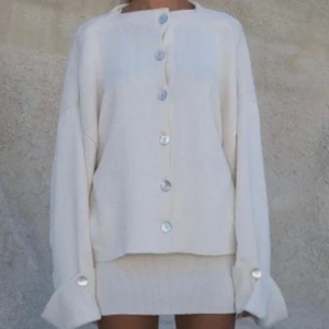 Arakii kofta - Säljer min superfina Arakii kofta i storlek S. Endast använd två gånger, är slutsåld på hemsidan. 