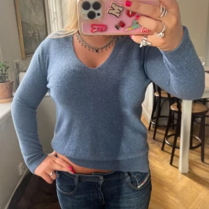 Kashmir tröja - Säljer denna Kashmir tröjan! Skriv vid intresse eller frågor! 