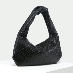 Liten väska - Aldrig använt ❤️ litet utrymme men perfekt storlek på själva väskan. Super fin. Köparen står för frakt