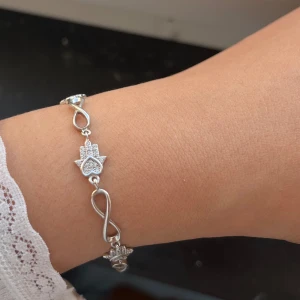 Silver armband  - En helt ny äkta silver armband köpt från grekland Stämpel 925 finns på armbandet