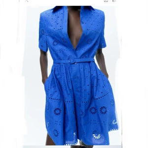 SÖKER - Jag söker denna klänningen från zara. Skriv gärna om ni har den och vill sälja i vilken storlek som hälst💞💞 