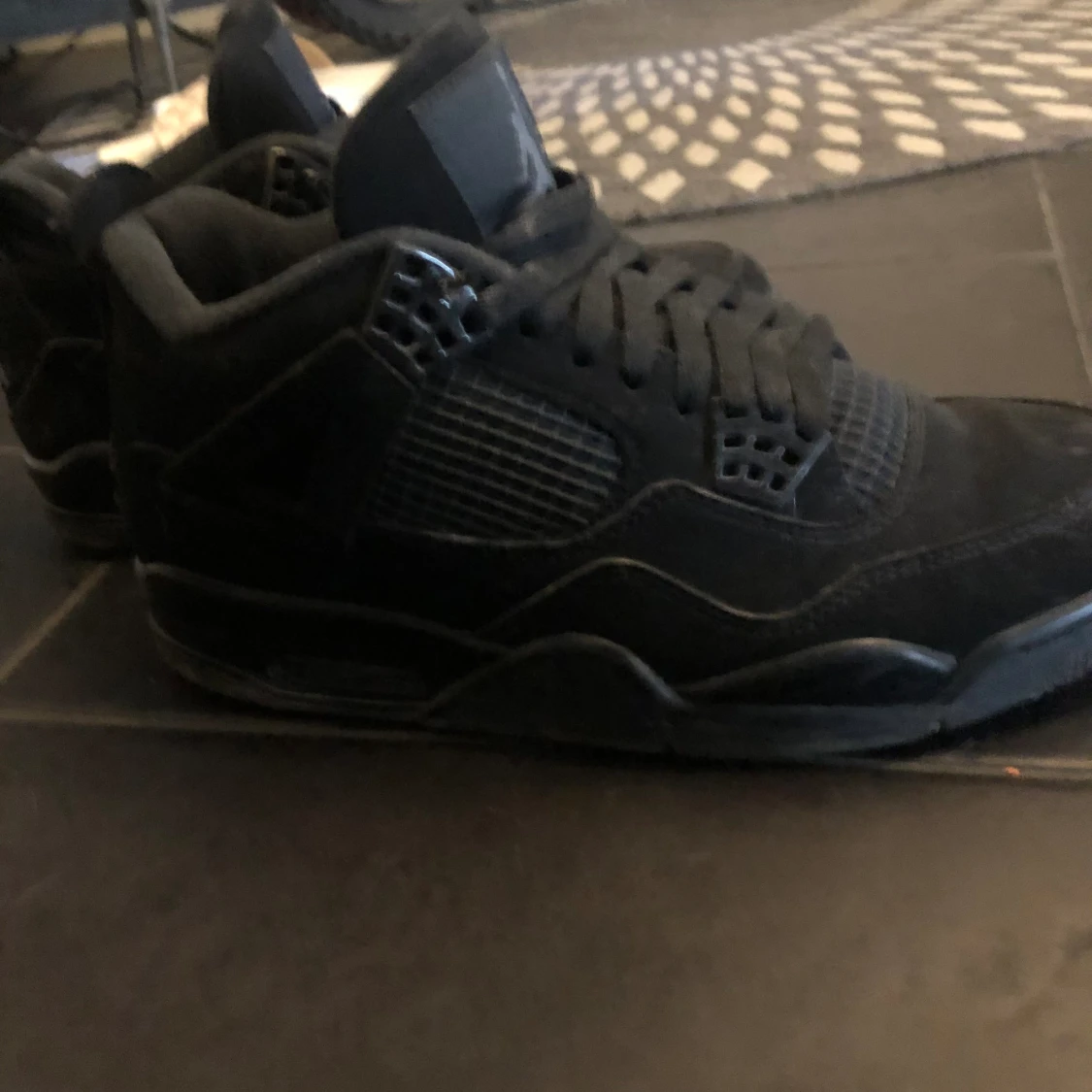 Jordan 4 black cat 