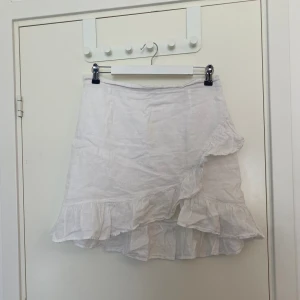 Linnekjol  - Linnekjol från Cubus i storlek 40