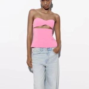 Rosa axelbandslös topp - Använd 1 gång Liten fläck som knappt syns