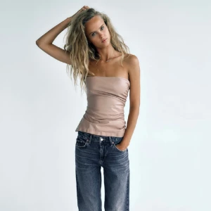 Söt topp - Jätte söt topp nyköpt från zara🩷🩷 endast testad, passar S/M 