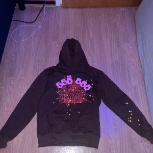 Sp5der hoodie  - Inte använt köpt för någon måndag sen inget fel på den alls 