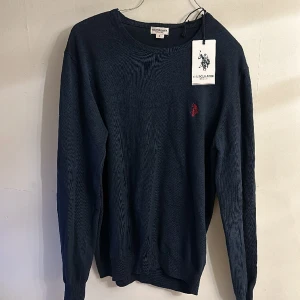 POLO Assn Tröja - Tjena! Säljer denna Sjukt snygga Polo tröja som ja fick i Julklapp men som inte passade min smak. Tröjan är väldigt stretchig/ tight och är gjord av ULL. Nypris 949kr. DM för mer info🤝💯 