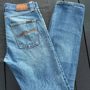 Nudie Jeans - Storlek W32 L34, väldigt bra skick, inga slit skador alls.  Om du har frågor är de bara att fråga.