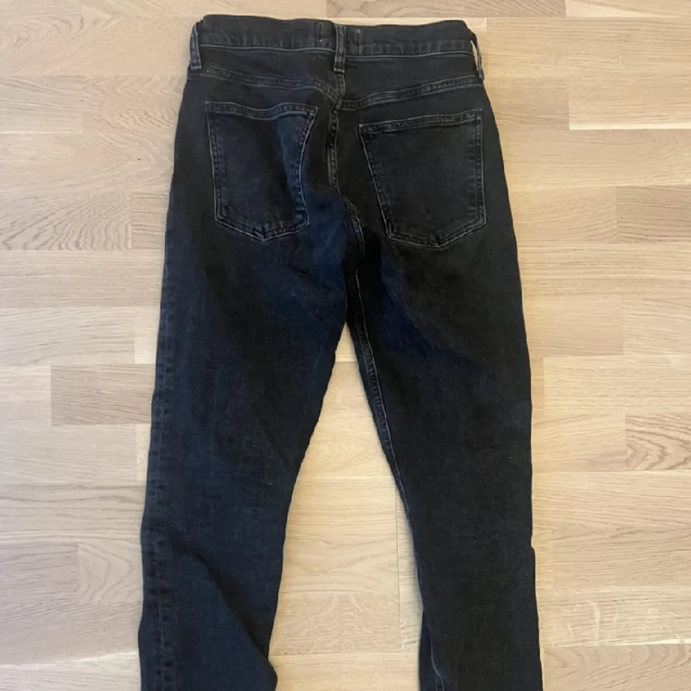 Agolde jeans i modellen Mia, storlek 25.. Jeans & Byxor.