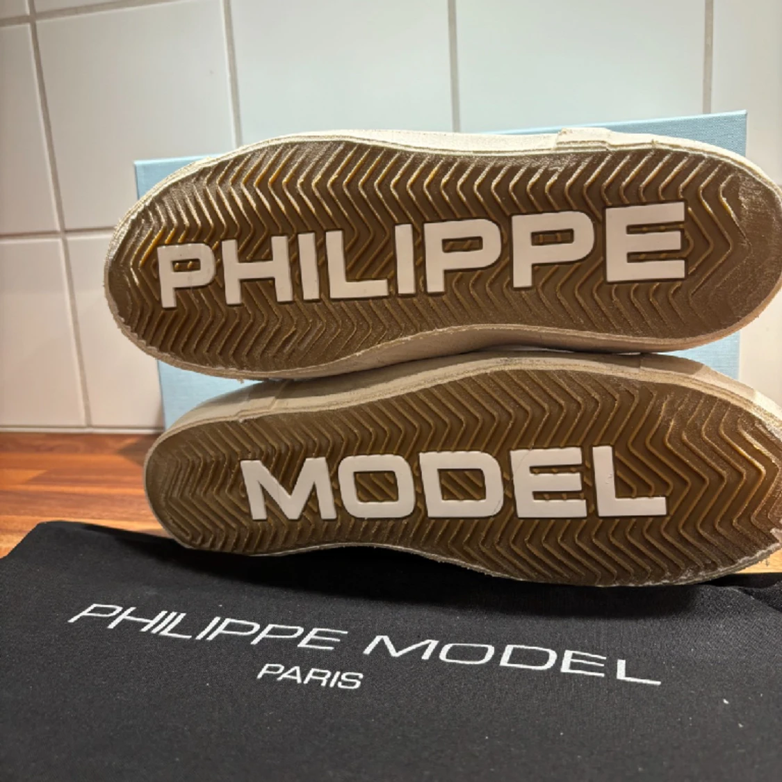 Philippe model  - 91