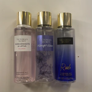 3 Victoria’s Secret bodymist - Inte jätte mycket kvar och därav priset, men luktar sjukt gott💓 Går att diskutera pris! 