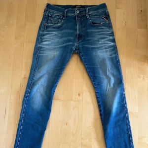 Replay anbass hyperflex - Otroligt snygga replay anbass jeans i storlek 32/32. Hör gärna av dig om du vill köpa.