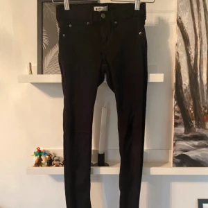 Skinnyjeans - Storlek S