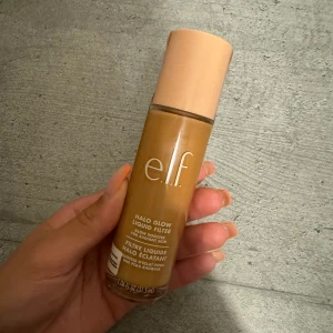 Elf Foundation  - Helt ny   Färg: nummer 4 