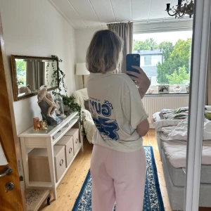 Stor T-shirt  - Från carlings