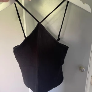 Svart linne - Superfint linne med justerbara band!💓