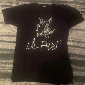 Lil Peep Tröja - köpt för några år sedan i stockholm! sparsamt använd, sitter liten i storleken!