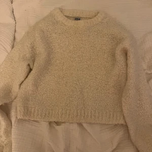 Finaste stickade tröja  - Finaste stickade tröjan i bra skick