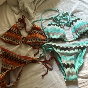 Bikini - Säljer dessa två supersnygga bikinis! Orangea setter är i storlek S och de turkosa storlek M! Båda köpta i spanien för 20 euro 