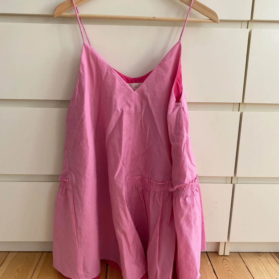 Rosa klänning cos - 90