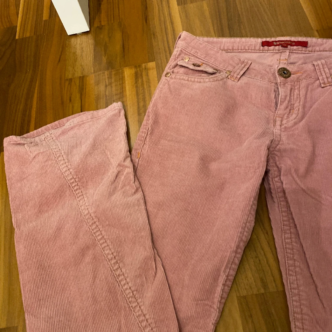 Rosa lågmidjade manchesterbyxor  - 90