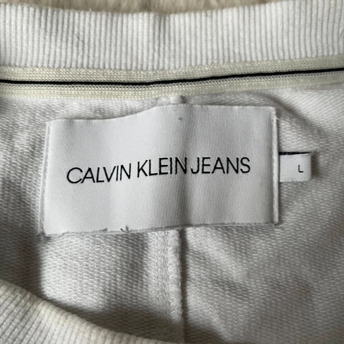 Calvin Klein  - 90