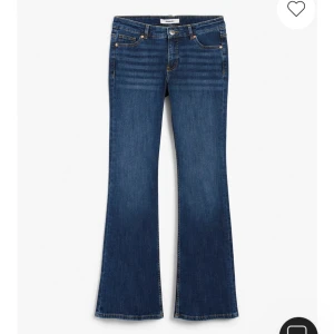 Lowwaist jeans - Köpta i oktober för 500kr, nysick 