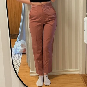 Rosa kostymbyxor💕 - 💕Knappt använda, ser ut som nya💞 