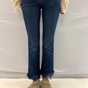 Jeans - Mörkblåa jeans