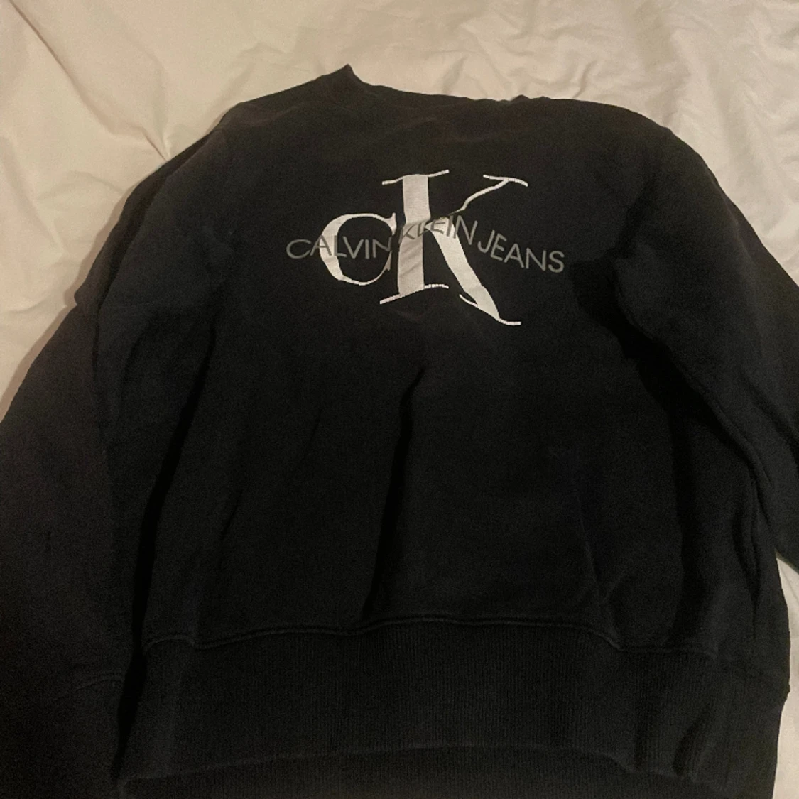 Svart CK hoodie