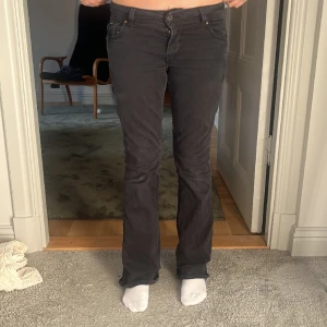 Svarta jeans - Svarta jeans ifrån Pepe jeans, bra skick. Säljer på grund av att de har blivit för små.🖤🖤