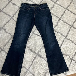 Bootcut Jeans - Low waist, bootcut jeans från Levis 🙌🏻