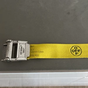 Off-White bälte Industrial. - Off-white industrial bälte 1500mm rätt så bra skick. Pris kan diskuteras