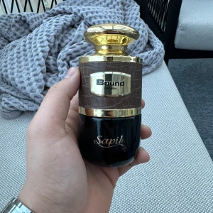 Sapil Bound 100ml - Bara använd fåtal gånger Clone på 1 million & Armani Code Profumo