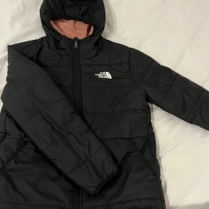 Jacka - Köpare står för fraktkostnad☺️