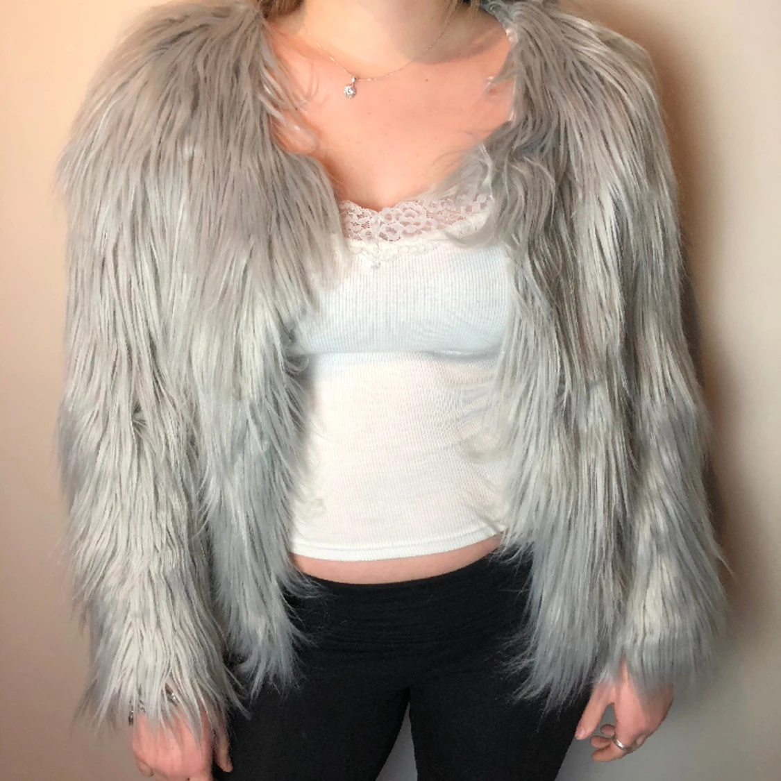 Ljusgrå pälsjacka