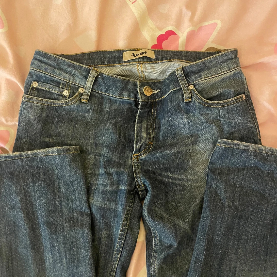 Lågmidjade acne jeans