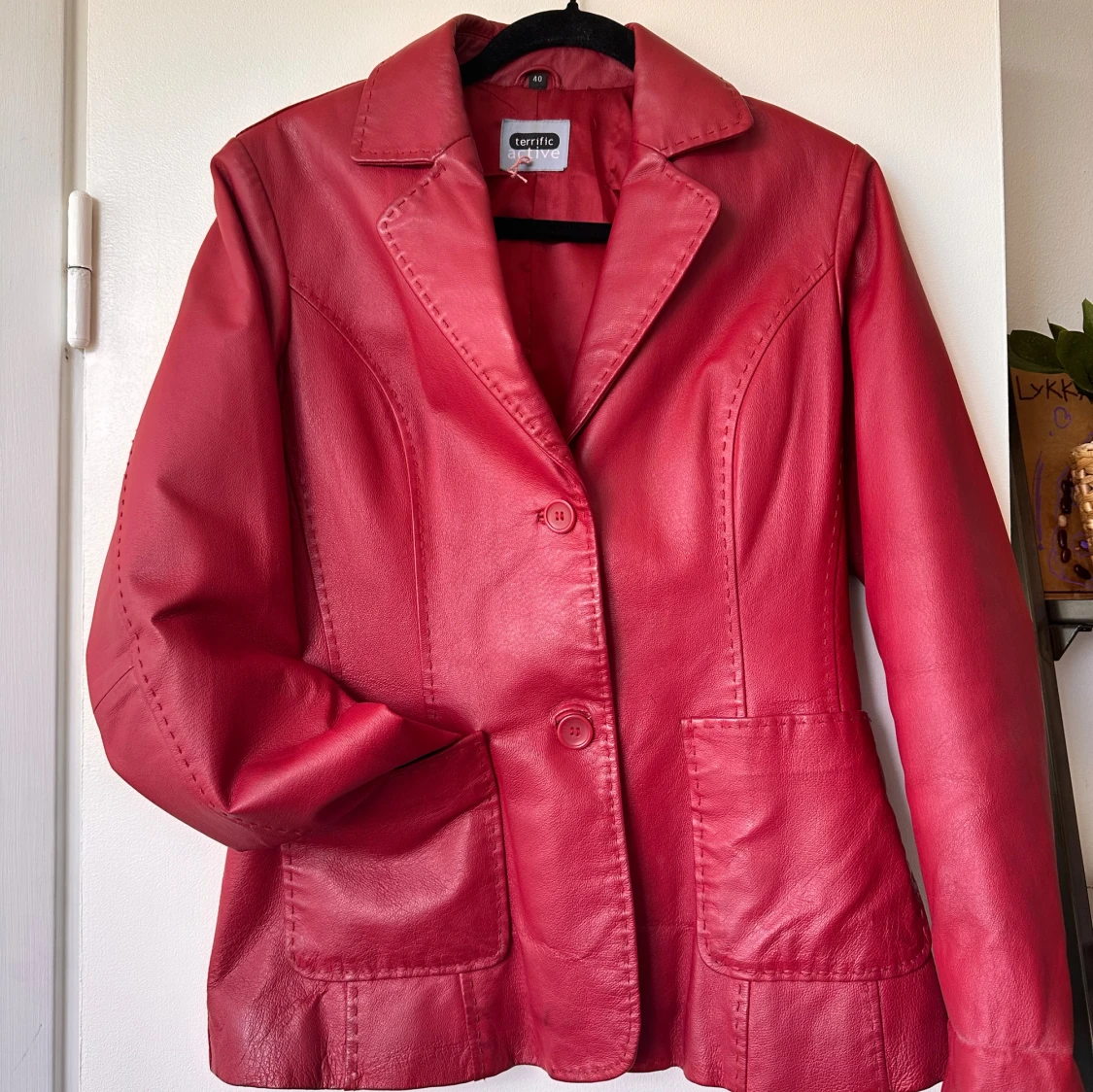 Röd skinnjacka från Terrific Active - 90