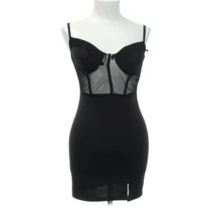 Svart klänning  - . 