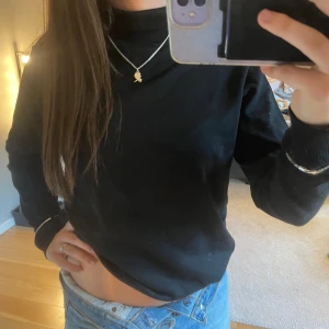 Stickad tröja - Jätte skön stickad tröja med krage, perfekt till hösten🙌🏻💕