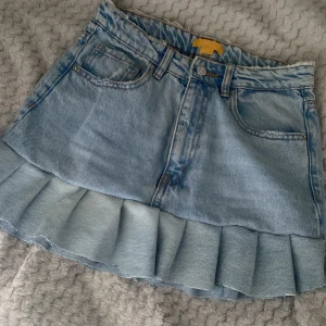 Volangkjol  - Superfin volangkjol som är handgjord! Kom privat för frågor💞