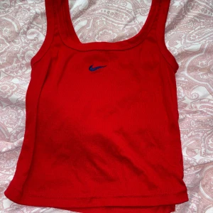 Nike - Rött Nike linne💕 