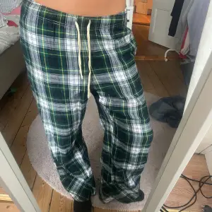 Supersköna pyjamasbyxor från JW Anderson x Uniqlo, bra skick